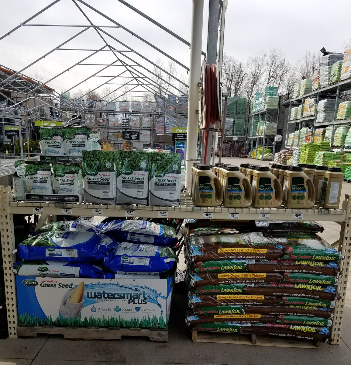 Alex_Rivera42's tweet photo. Scotts reps did a AWESOME  job !!! @HD6233   @6233SM @vckarnny https://t.co/uluiOoLF7I