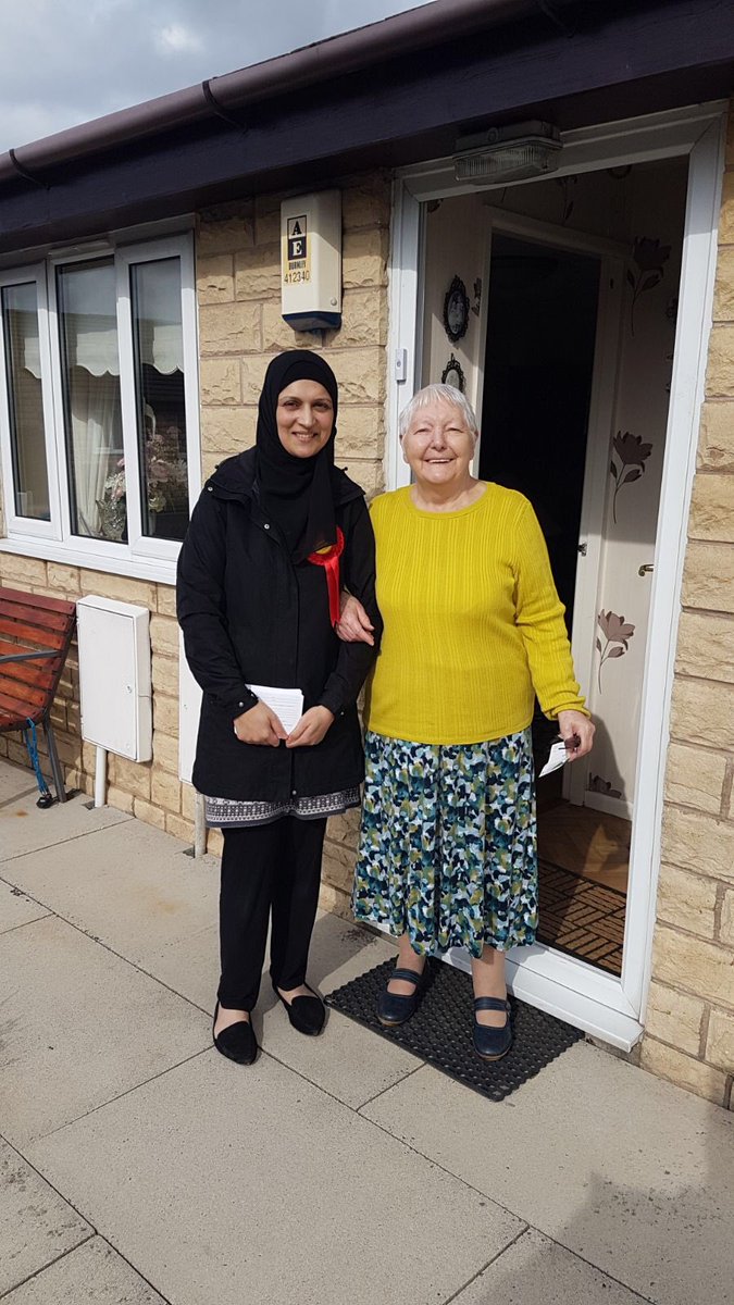 CllrRaja's tweet photo. Fantastic response on the doors this afternoon for the #Lanehead candidate Shbana Khan. @Shbana57 @CllrLubna @LianPate @BurnleyLabour @UKLabour #LabourDoorstep #Labour https://t.co/6n6DiTbmut
