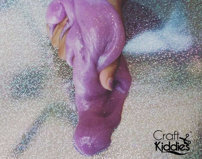 Slime Sunday – Purple Glitter Goo craftkiddies.com/2018/04/slime-… #SlimeSunday #GlitterSlime #CraftKiddies