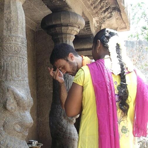 VictorBonventre's tweet photo. Agradecimiento, devoción, respeto, disciplina. El ritual me ayuda a recordar. #OmGamGanapataieNamahá mi viaje a #India https://t.co/QJ0RSxw4Wy