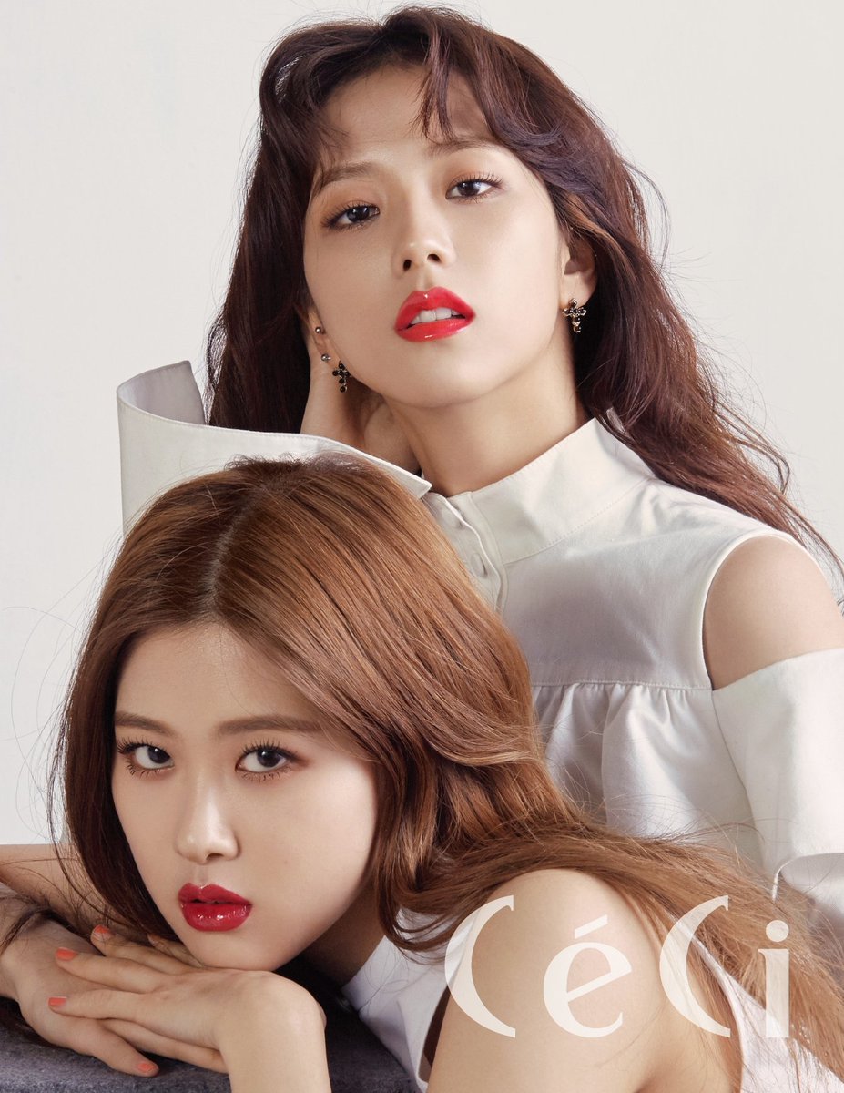 rosegaIIery's tweet photo. ceci korea, march edition ✧˖°•
#블랙핑크 #로제 https://t.co/cJpzOEshSG