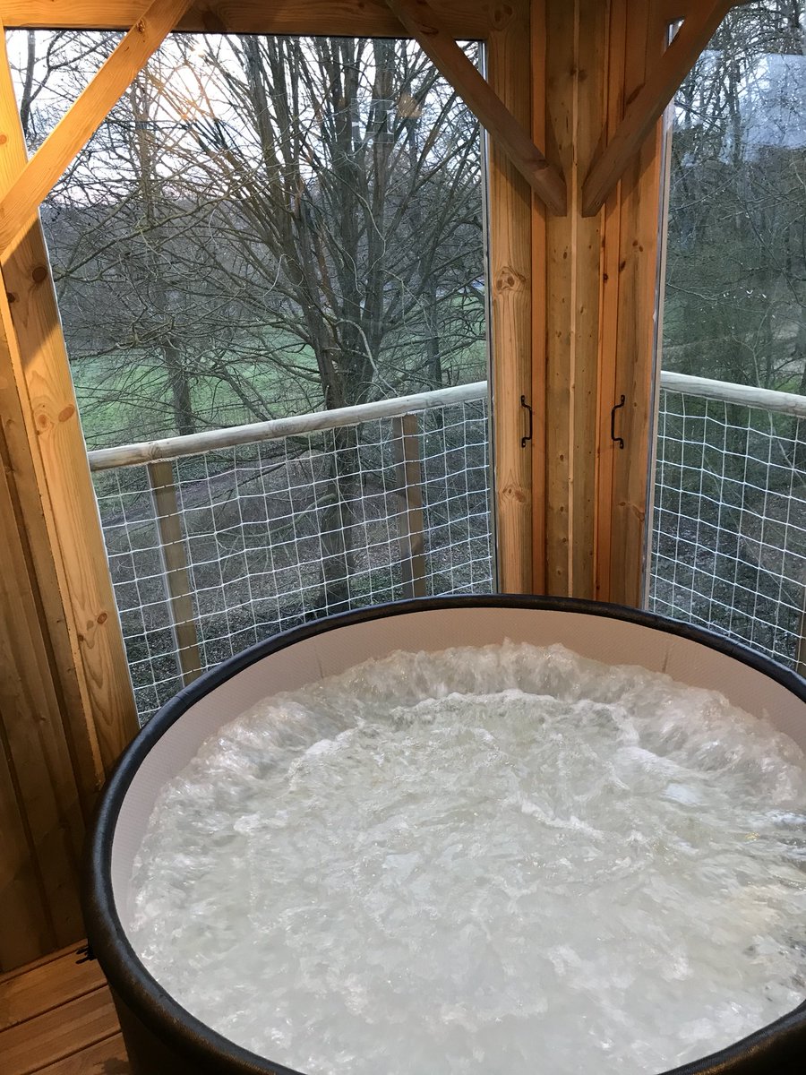 campingtilleuls's tweet photo. Une nouvelle cabane au Château des tilleuls : l'observatoire, avec sauna, spa et terrasse panoramique https://t.co/RFlXnpi86X
