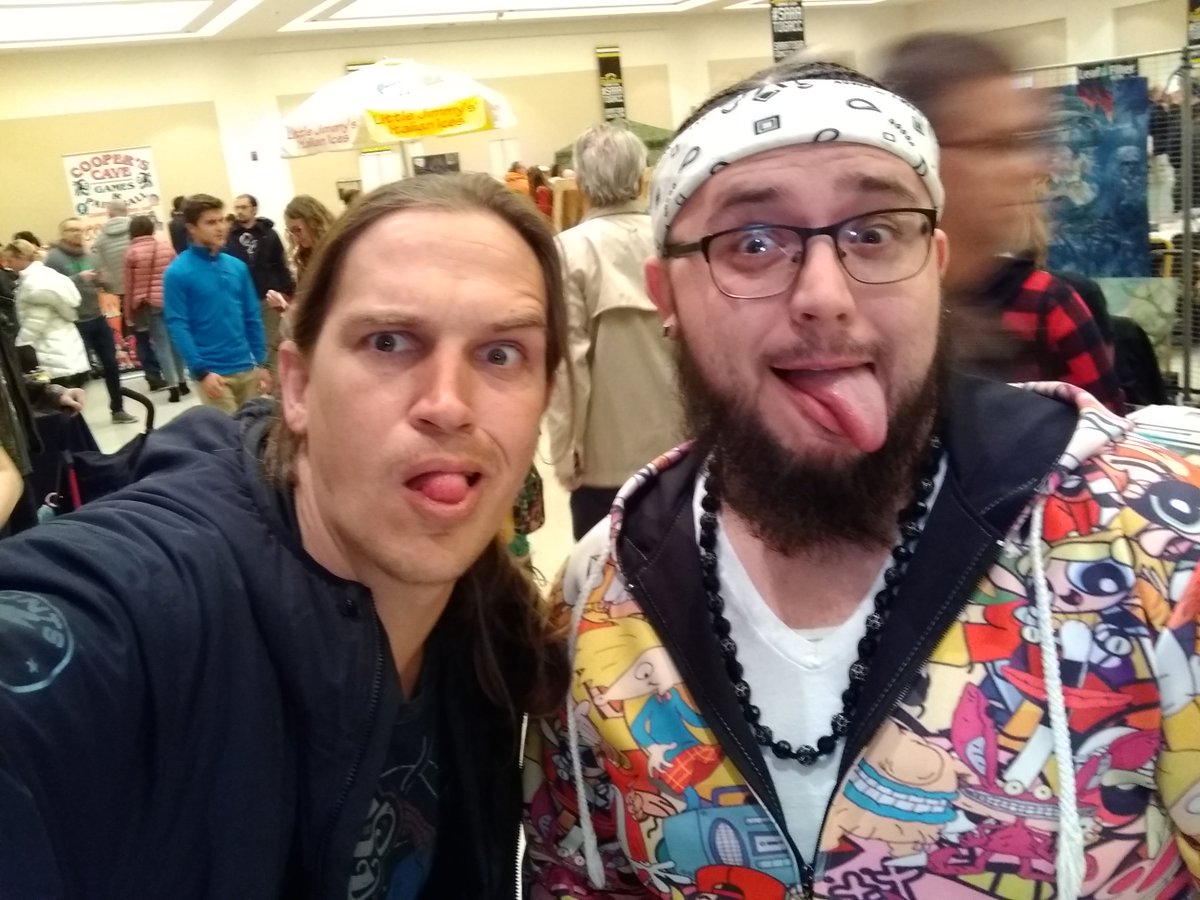 JRCrazy300's tweet photo. I was so happy to meet @JayMewes today on my birthday at Saratoga Comic Con today. #clerks #jayandsillentbob #jasonmewes https://t.co/WwizmMBQsF