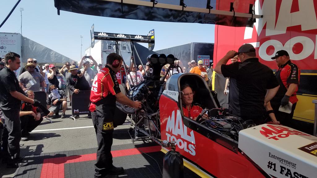 TeamKalitta's tweet image. E2 warm-up complete for @Air_Doug &amp;amp; the @Mac_Tools team! #KalittaStrong #GreatToWorkWith #WeAreMacTools