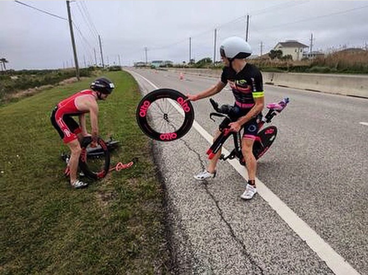 IMTrinews's tweet photo. Via @stac_performance Some huge inspiration. Two of our STAC athletes, #codybeals &amp; #antoinejdtri had some bad luck at #IM703Texas. Antoine didn’t think twice to try and help out his friend. Both finished the race. This is what sport is all about! #STACPerformance #sportsmanship https://t.co/wkEZDp42Qc