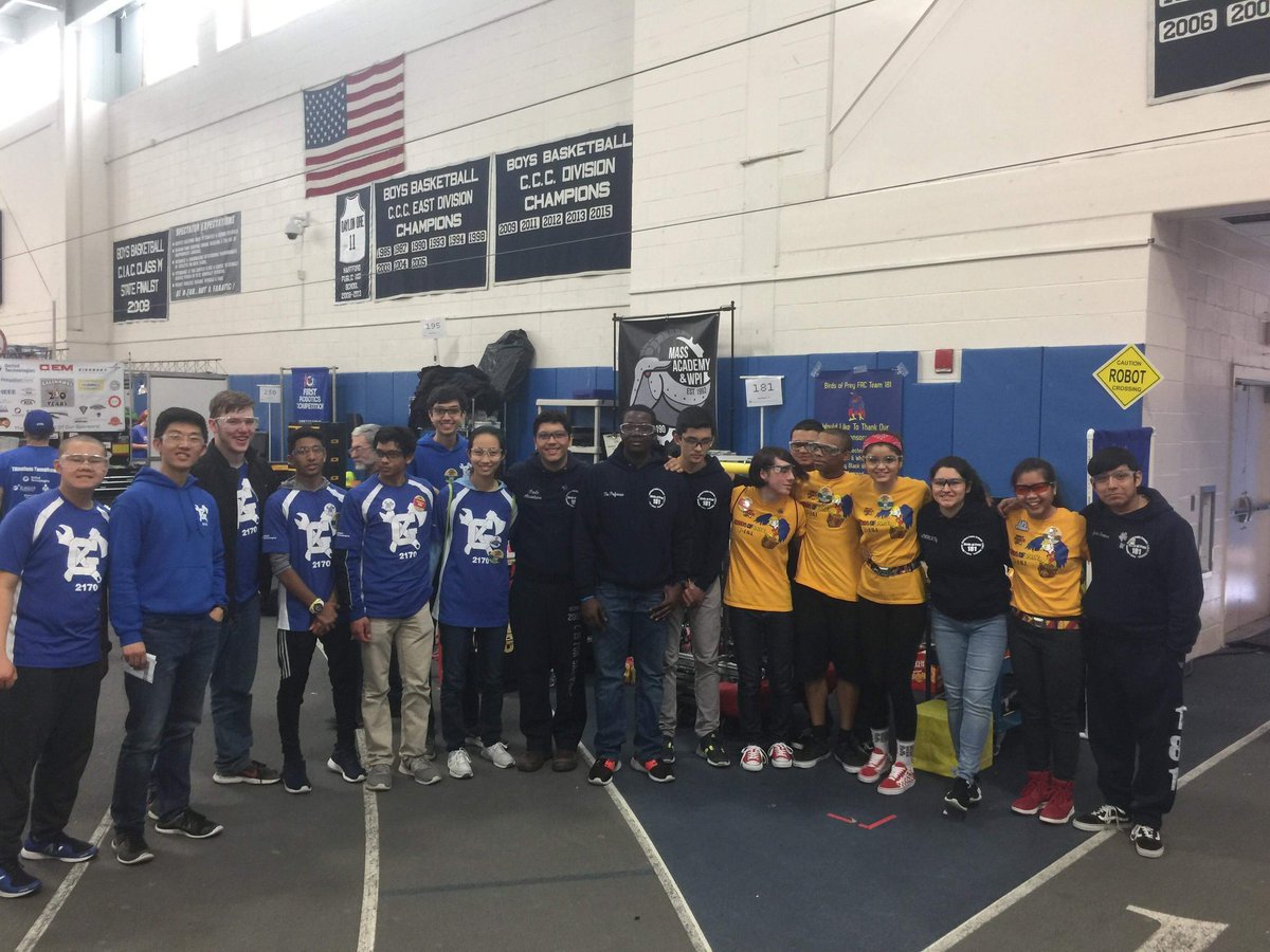 birdsofprey181's tweet photo. We had such a fun time getting to #playforreal with @FRC2170 and @TeamParagon571 on Alliance 3! #NEHart #omgrobots #CantRockThePub https://t.co/y1V0txKjsq