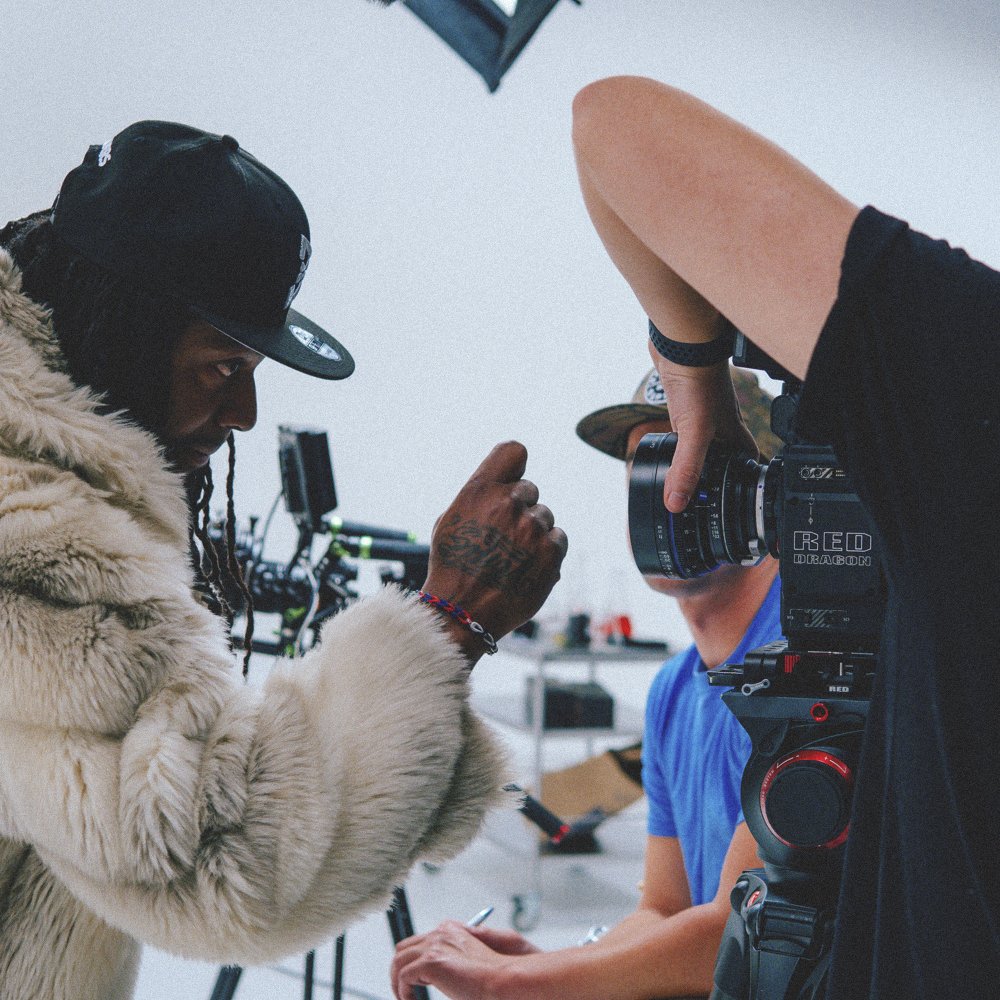 Strideline's tweet photo. We can't wait to share the campaign we recently shot with @beastmode. One for the ages. #strideline #beastmode #marshawnlynch #socks #sockgame #beast #mcsoe https://t.co/f6R5PZK439