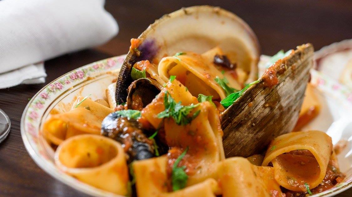 If you dream about bottomless bowls of pasta with salad and breadsticks, you'll love <a href="/grassonas/">Grassona's Italian</a> new all-you-can-eat pasta Tuesdays bit.ly/2IA3x2X