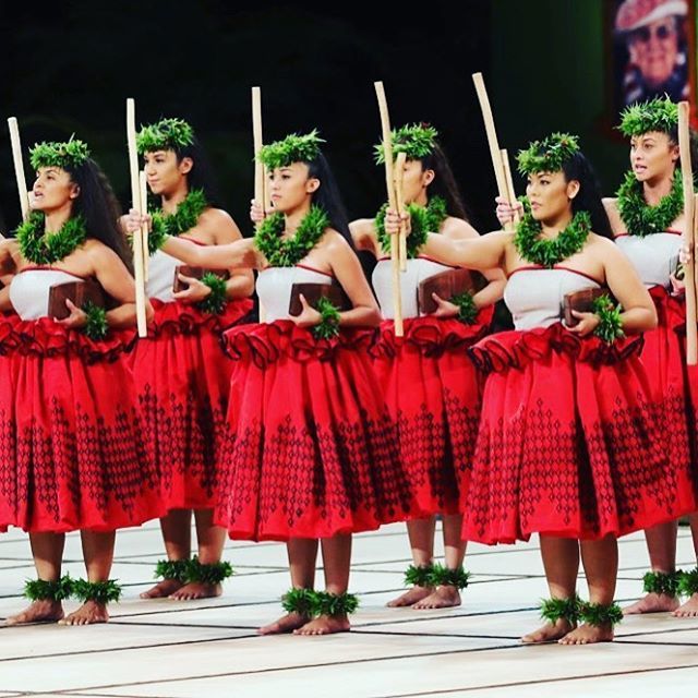 daHawaiianStore's tweet photo. Congratulations to Maui Halau Na Lei Kaumaka O Uka on your win at the 2018 Merrie Monarch! #merriemonarch, #merriemonarch2018, #hula, #hawaiianhula, #halau https://t.co/6rFcTZxwXi https://t.co/m2X95uZOI9 https://t.co/6T2A8xUMbd