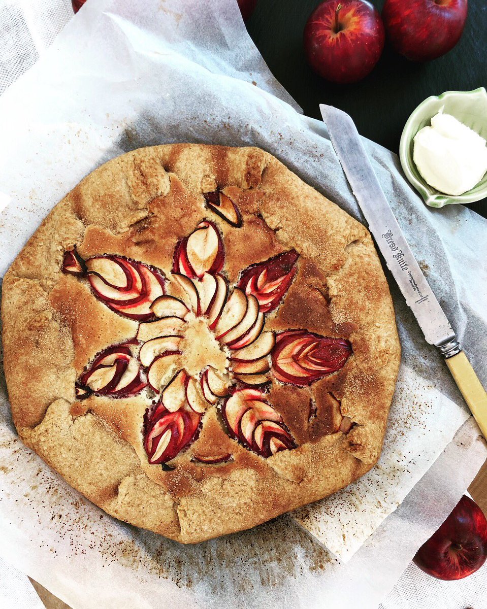 Thesugarologist's tweet photo. A Snow White worthy galette laced only with almonds and Calvados- was yummy on the weekend-And now hi ho, its off to work we go🍎 https://t.co/cNcL8P9b2I