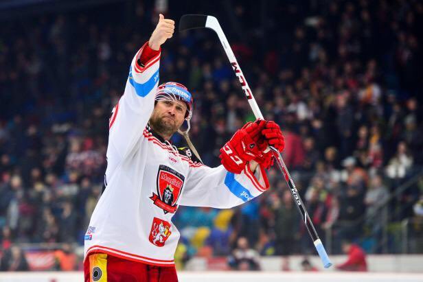 sportCT's tweet photo. Jaroslav Bednář potvrdil, že s kariérou končí.
"Je čas se sbalit a nechat to mladším," řekl po vyřazení v semifinále.
https://t.co/I5bfoIfeNW https://t.co/vAiw4nivbB