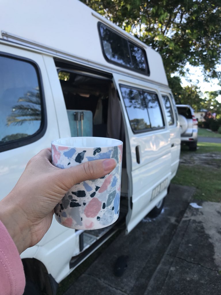 _dwonline's tweet photo. Coffee to start the day. 
#vanlife #officeonwheels https://t.co/JGDVI2mZ0a