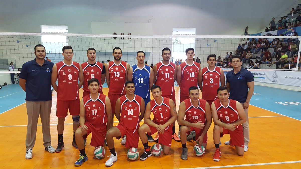 TapatiosVB's tweet photo. Gracia a toda los tapatios que asistieron a este partido, hoy llegamos a ser 1 er lugar en la #LMV2018 Gracias también a #Jaguares de @gobtam por su trabajo en cancha.
@for_ortega13 gracias Fernando por creer en este proyecto.
Gacias @BaxuVolleyball @SMG_GALAN @Electrolit https://t.co/DziknXZeOe