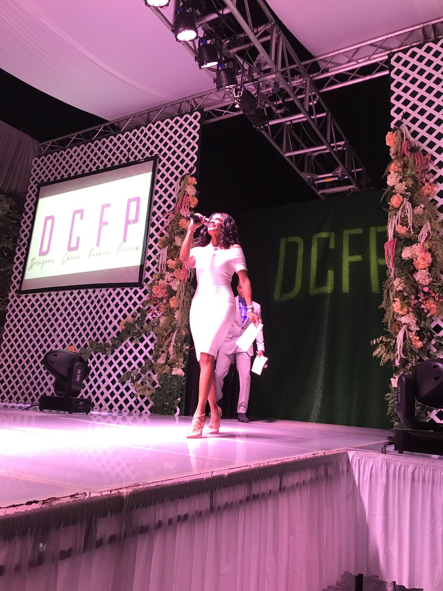 donnaterrell_tv's tweet photo. Great time working with actor @LarenzTate for the 11th annual #DCFP raising ๐ฐ for @TimmonsArts at Metroplex #emceeduties #emcee https://t.co/wcBQoPQGRM