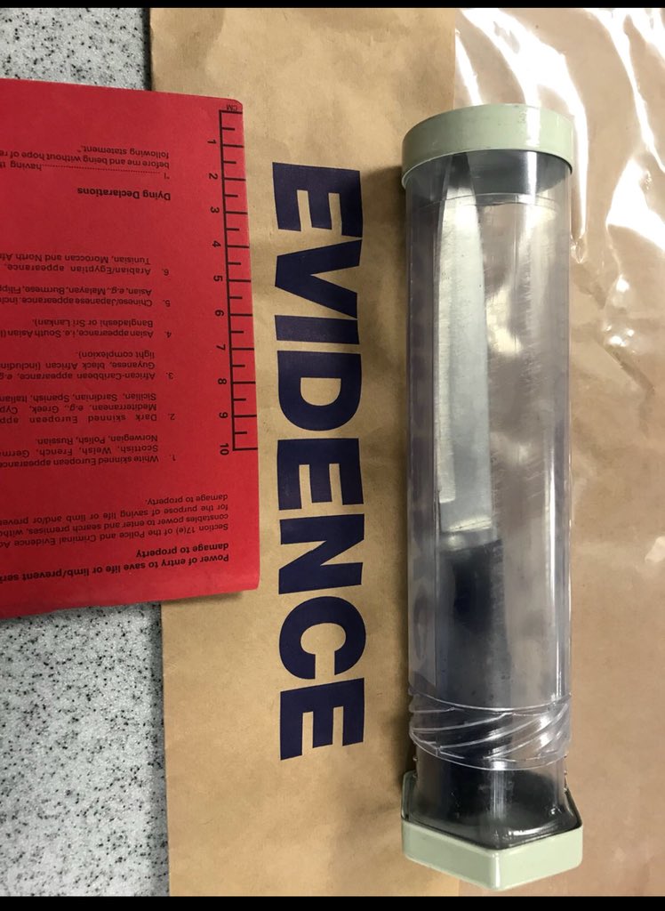 LambethMPS's tweet photo. Three youths start running from #LXTaskforce. 2 are quickly detained and found in possession of these, and the third is caught further down the road. All in SW4 #StopKnifeCrime #StopAndSearch https://t.co/Y4E9hrX5rr