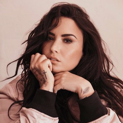 ddlovato200250's tweet photo. #NovaFotoDoPerfil https://t.co/wsD9whG72E