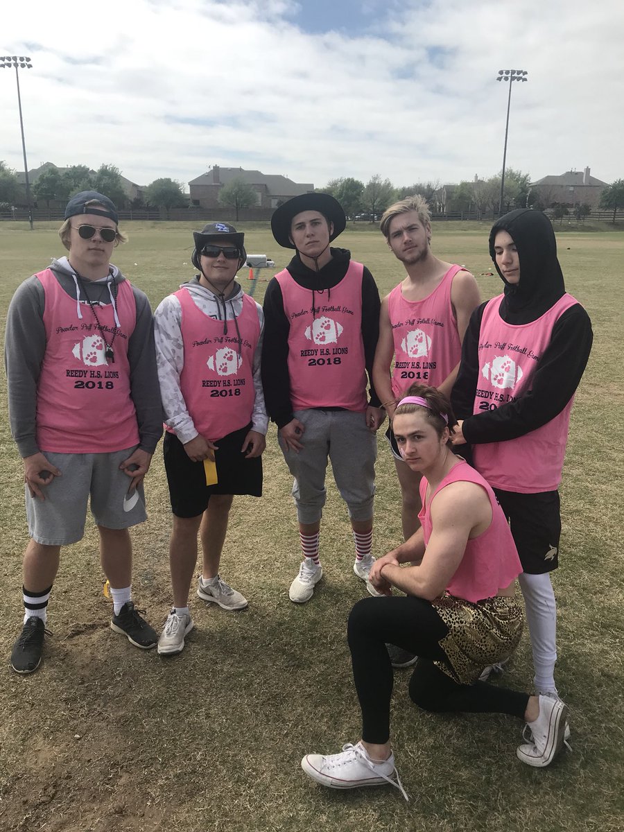 Trevor_Heavner's tweet photo. #powderpuff2k18 #SKA https://t.co/VqjHW3y6hI