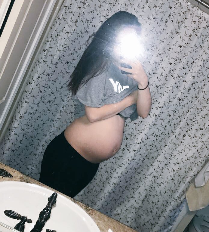 _AlysonSinclair's tweet image. How am I almost 33 weeks already and how much bigger can my belly get... stay tuned. #7weeksleft