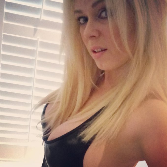 #NewProfilePic https://t.co/hDXycMigs9<a href="/tag/newprofilepic"class="tags">#NewProfilePic</a>