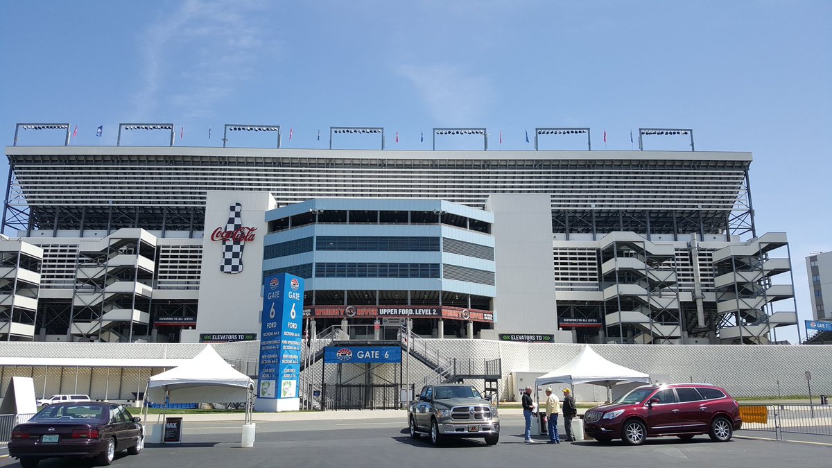 KidofPop's tweet photo. In Charlotte, NC at the Charlotte Motor Speedway for their auto show. @CLTMotorSpdwy @CLTAutoFair @FreedomCar76
#KidofPop #Charlotte #CharlotteAutoFair #CharlotteMotorSpeedway #MuscleCars #StartYourEngines #RacingLife #MotorSports #AmericanMuscle #SportCars #PowMia #FreedomCar https://t.co/rysh1mTLKM