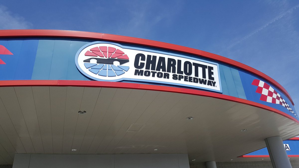 KidofPop's tweet photo. In Charlotte, NC at the Charlotte Motor Speedway for their auto show. @CLTMotorSpdwy @CLTAutoFair @FreedomCar76
#KidofPop #Charlotte #CharlotteAutoFair #CharlotteMotorSpeedway #MuscleCars #StartYourEngines #RacingLife #MotorSports #AmericanMuscle #SportCars #PowMia #FreedomCar https://t.co/rysh1mTLKM