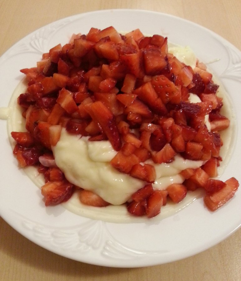 falIen_shopfag's tweet photo. First attempt Strawberry Sonnenrad Pie
#HappyPostingHour #PieRight https://t.co/GdzvFRZeV0