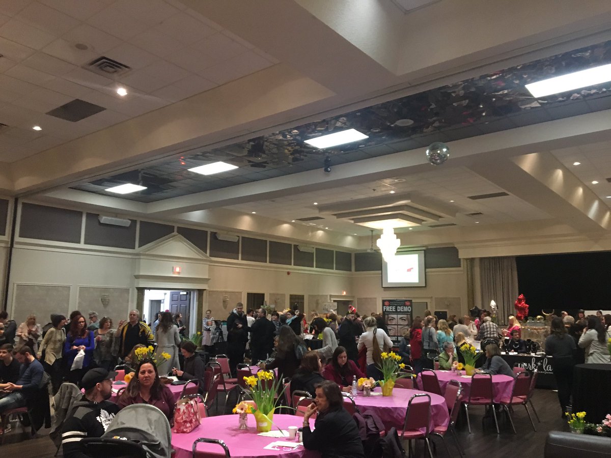 madifuller13's tweet photo. Needed some Spring in my life and @EventMgmtNC delivered! What a great event today 🌷got to see some of my fav beekeepers too https://t.co/6my22kIpcB