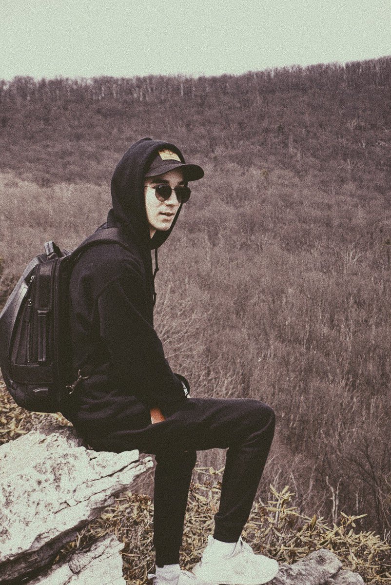 whydontwemusic's tweet photo. day off (: https://t.co/pFdI8Nj7zo