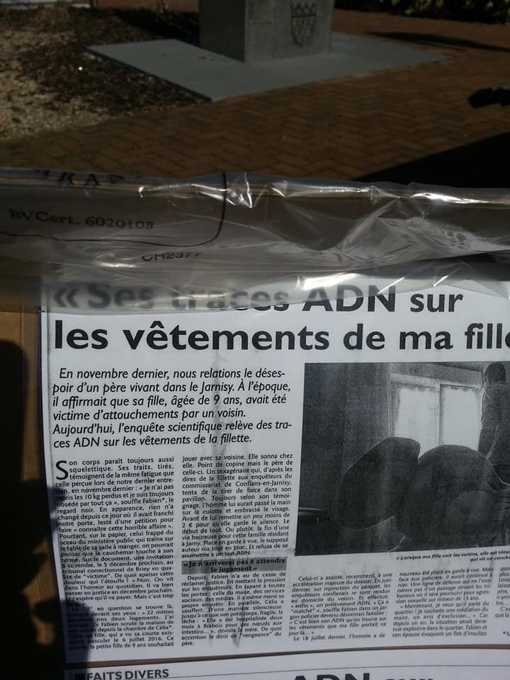 vio_Official's tweet photo. 🚨URGENT 
Ce papa est en grève de la faim pour obtenir une mesure d’éloignement de son voisin qui a agressé sexuellement sa fille.
22 mètres séparent leurs deux maisons.
Merci de partager pour faire bouger les choses.
#jarny #54 https://t.co/a9HBFZUDLQ