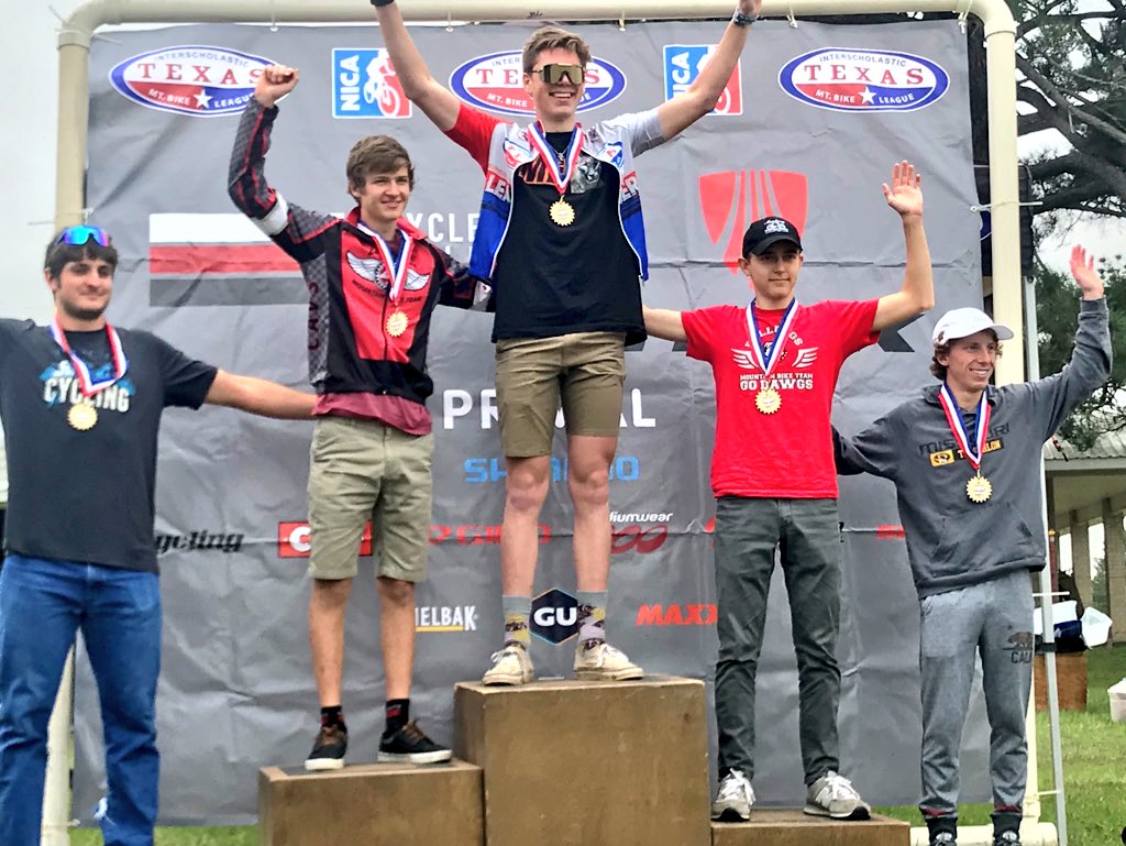 LTHSMtnBikeTeam's tweet photo. Cole Weidenbach 2nd in Varsity! https://t.co/5V8pbXU49B
