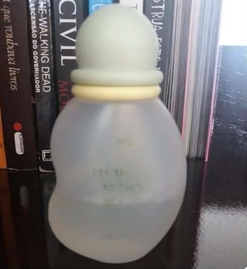 ClarissaYorke's tweet photo. Tutorial de como me conquistar:
- passe esse perfume https://t.co/t7qNTPylug