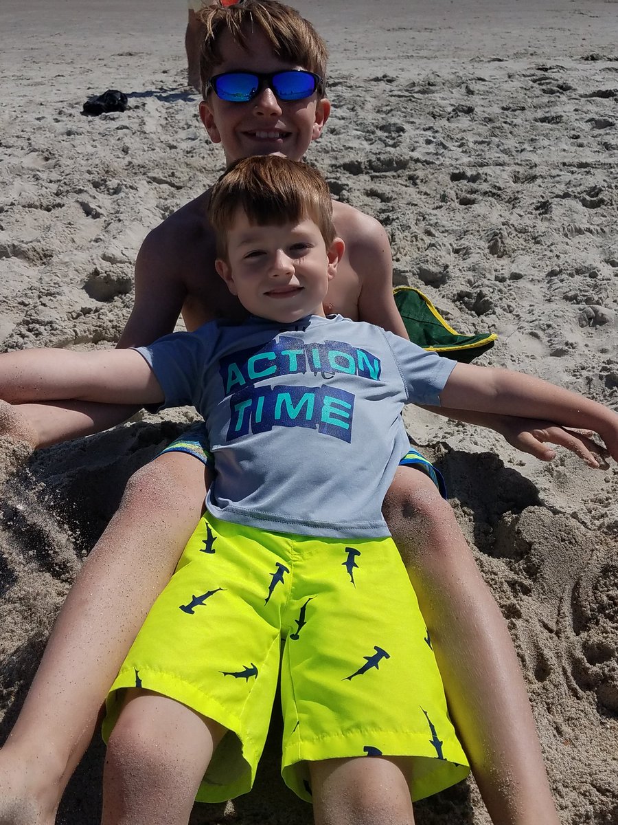 PHSHollyMartin's tweet image. Heading into school tomorrow like this...#bestmeicanbe
#sunshineinmysoul