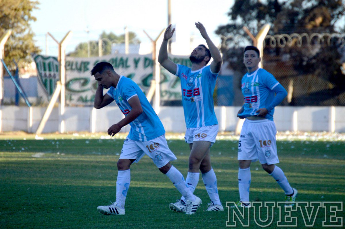 #FederalC #Semifinales. Final en Morteros

Valioso triunfo del Celeste en el cotejo de ida

#9deJulio 4 - #Corralense 2