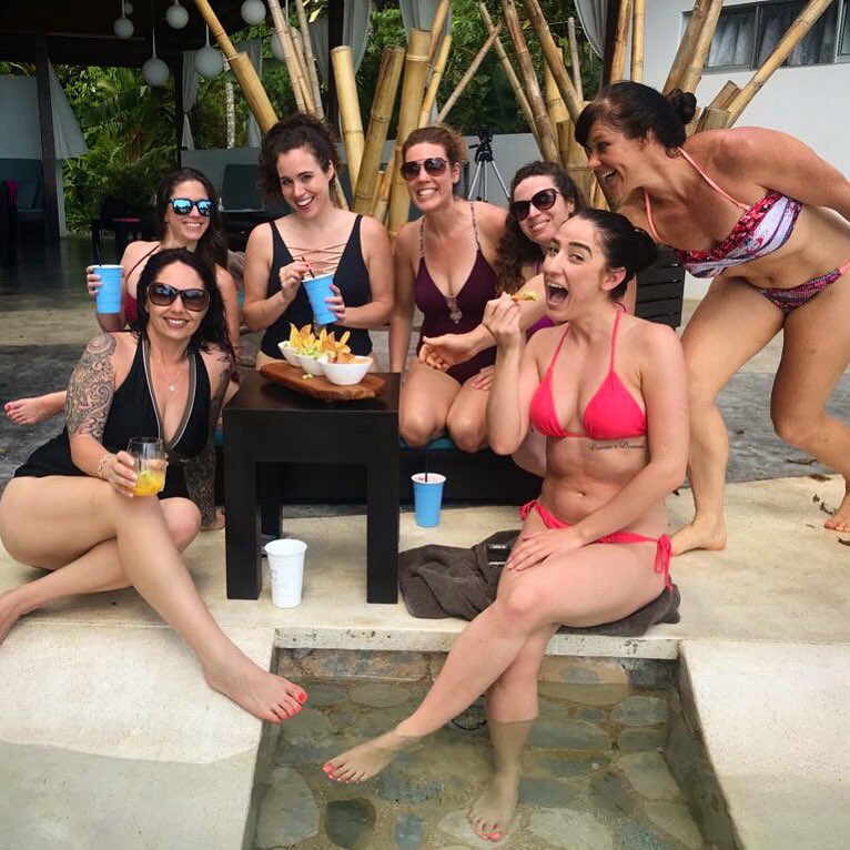 I’ve decided that eating some of the best guacamole by the pool while sipping fruity cocktails is how I want to spend the rest of my life. But for now I’ll settle on doing it again January 19-26th🍹3 MORE DAYS to say YES to the EARLY, EARLY bird discount. souladventureretreat.com