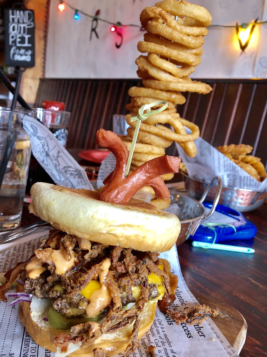 csaeroach1's tweet photo. #6 The Upside Down @ Backwoods Burgers. Presentation was fantastic. Burger had a bit more spice then I usually like, but overall an awesome burger. Recommended giving it a try 8/10  #peiburgerlove #peiburgerlove2018
#bitofspice #awesomerings #wafflefries https://t.co/emFXRsJu4J