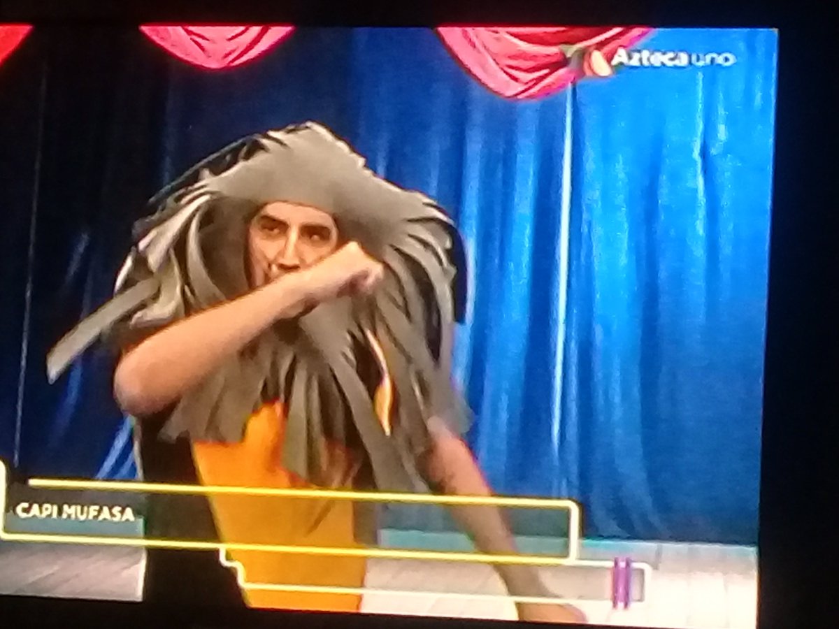 Yaqueline1612's tweet photo. Noches de @laresolana con @elcapiperez ❤✋😅💦
#MasPresupuestoALV😂📺
#Capifan https://t.co/p65e7xNQLF