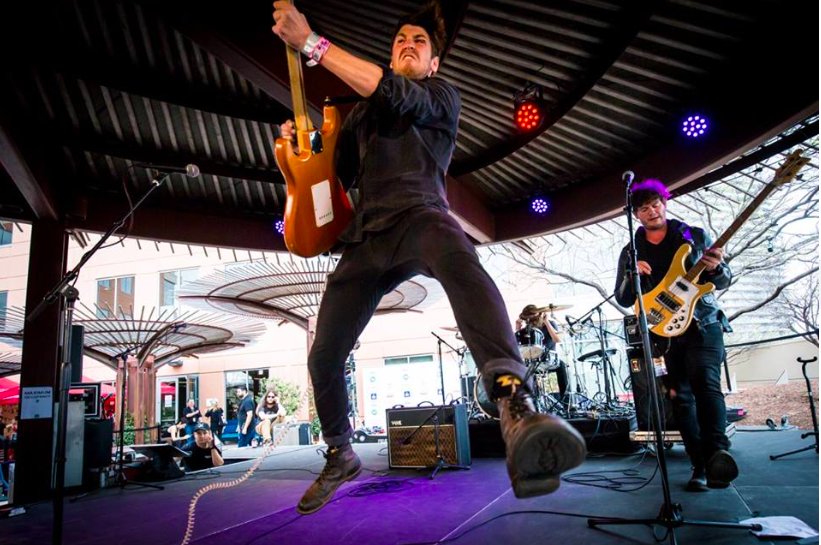 SW_Invasion's tweet photo. Jump in to Monday with @FoxtraxBand at @SW_Invasion #SWInvasion2018 📷: Vincent Roazzi Jr. https://t.co/egBvTOHdAs
