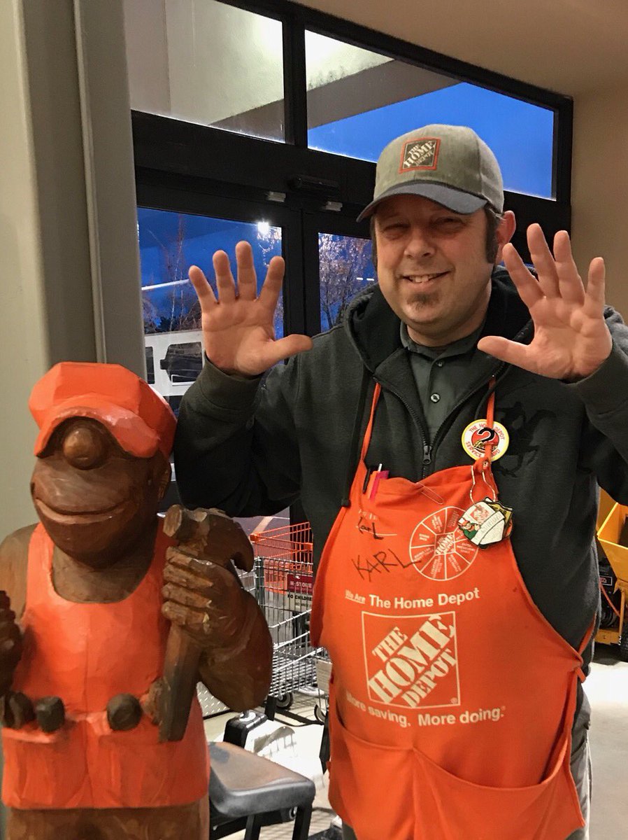 stretchrunjim's tweet photo. My man Karl dominates the credit game! 10 cards today after 9 yesterday! #thegorillaintukwila #karlforpresident @THDPNWPride @stjohn_c https://t.co/Aas8RdDQS0