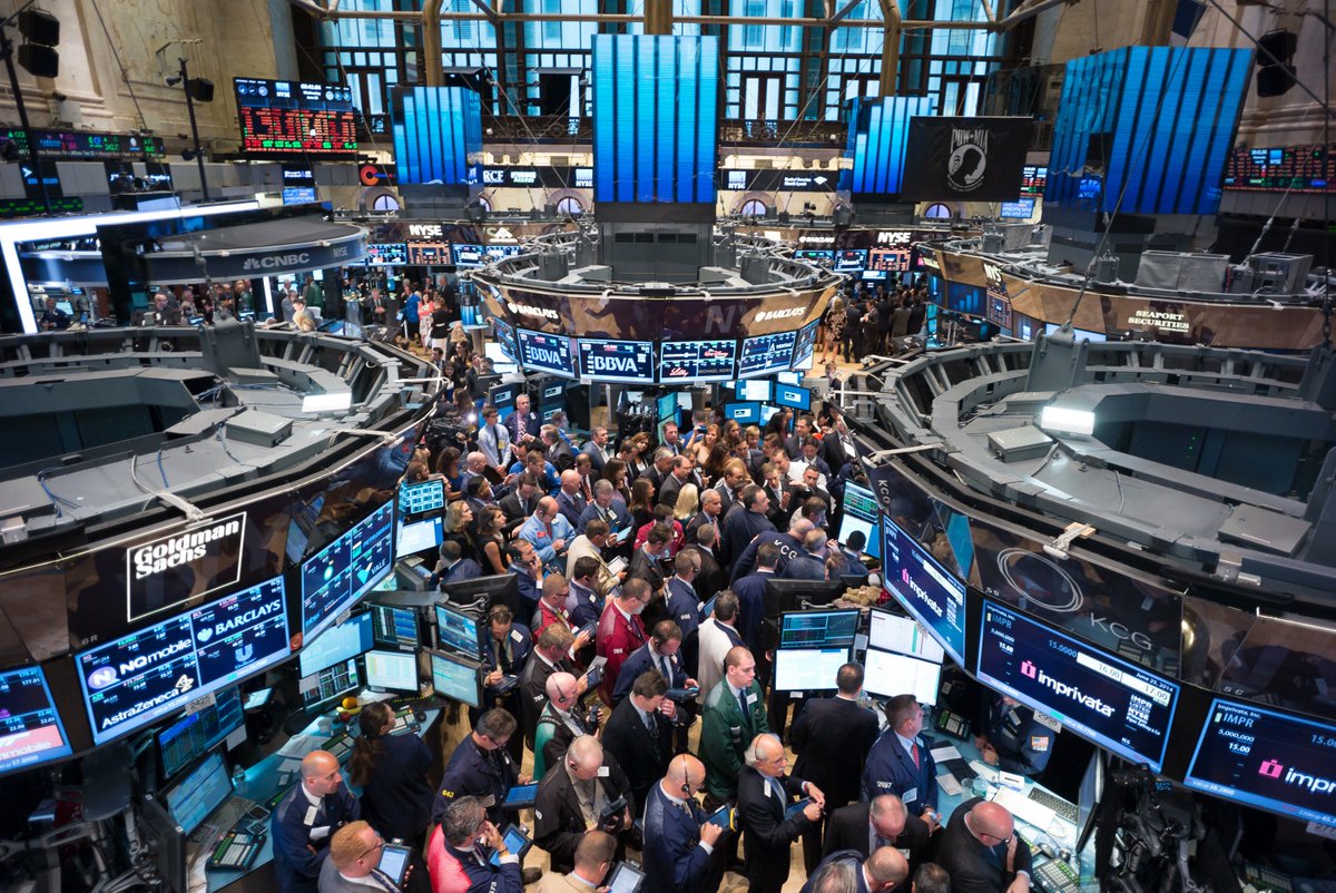 coinbitkorea's tweet photo. 뉴욕증권거래소(NYSE)는 뉴욕 진흥 위원회(SEC)에 두개의 비트코인 지수펀드(ETF)를 신청했으며  뉴욕 진흥 위원회(SEC)의 보고서에 따르면 상장을 허가하는 쪽으로 규칙을 수정하는 절차가 진행중이라고 밝혔습니다. 앞서 비트코인은 시카고 옵션거래소(CBOE)에 상장된 바 있습니다. https://t.co/f6M6x0PZpA