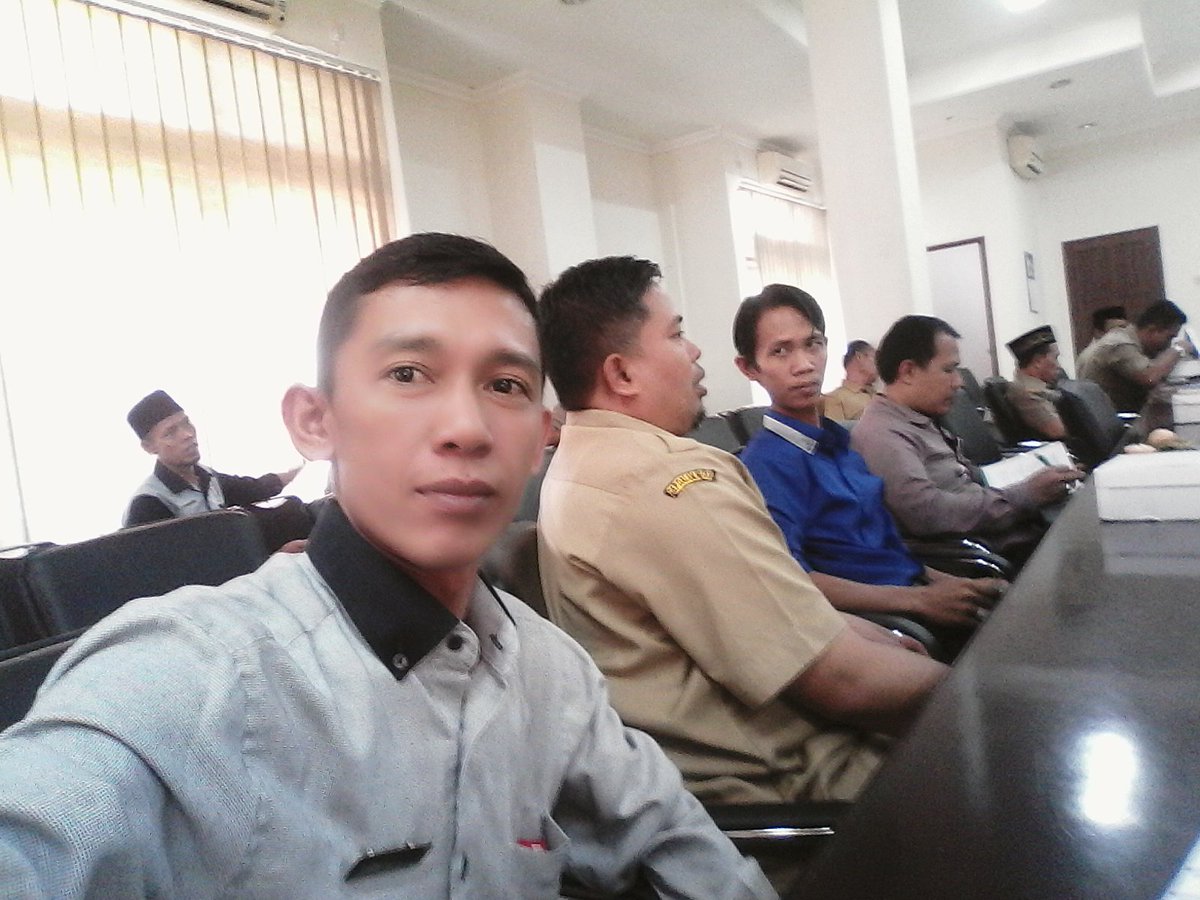 edi_ruknaedi's tweet photo. Rapat Koordinasi Persamaan Persepsi ttg Desa dan #PadatKaryaTunai2018 di Setda Kota Banjar bersama #PendampingDesa #Camat #Kades #DPMPDKPOL #Bappeda #Inspektorat #BPPK
@jokowi @EkoSandjojo @KemenDesa @tppindonesia @anwsanusi @taufikmadjid71 @fachrilabalado https://t.co/OnygBiKWIz