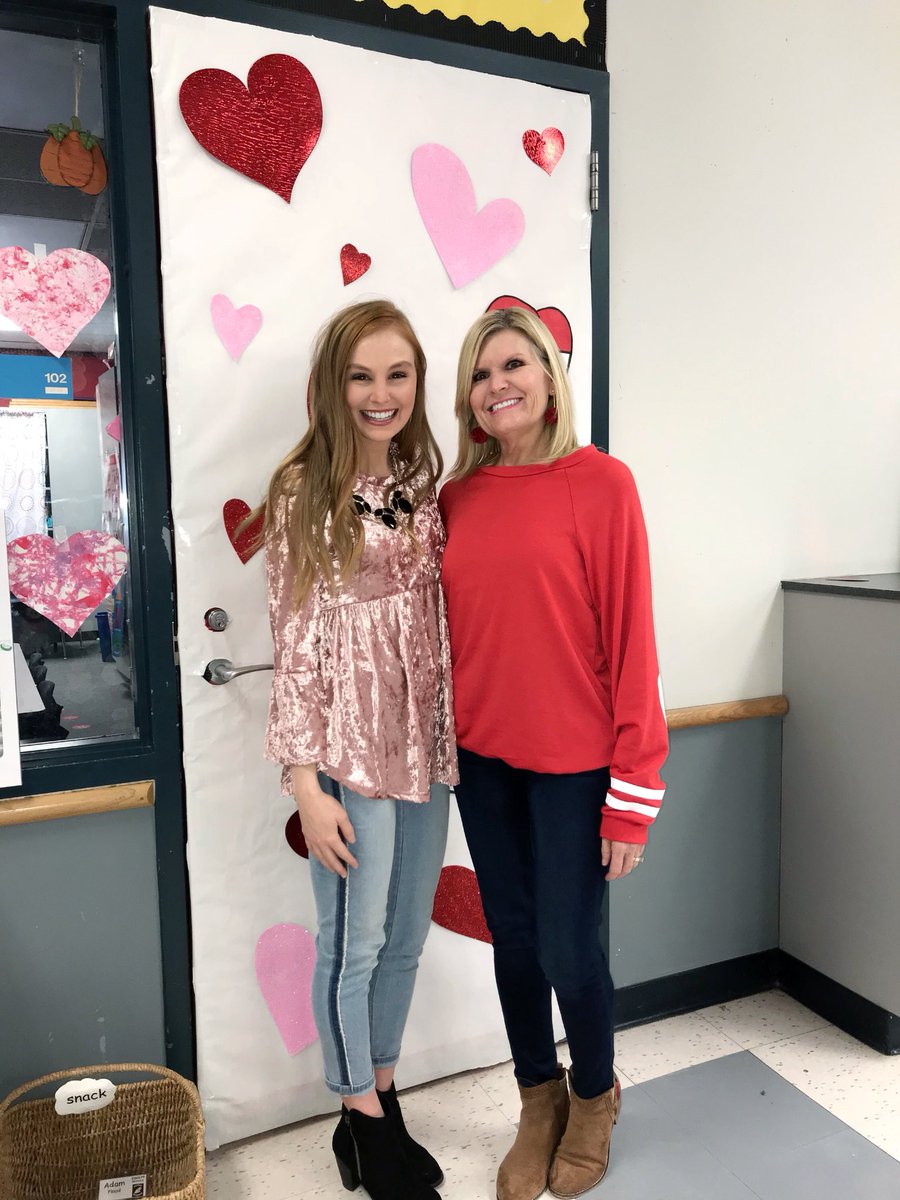 blstegall18's tweet photo. Hopen your Valentine’s Day was filled with lots of love, chocolate, &amp; crazy kiddos ❣️💌💝💗🌹💕🍫 https://t.co/8lzuLvRSc2