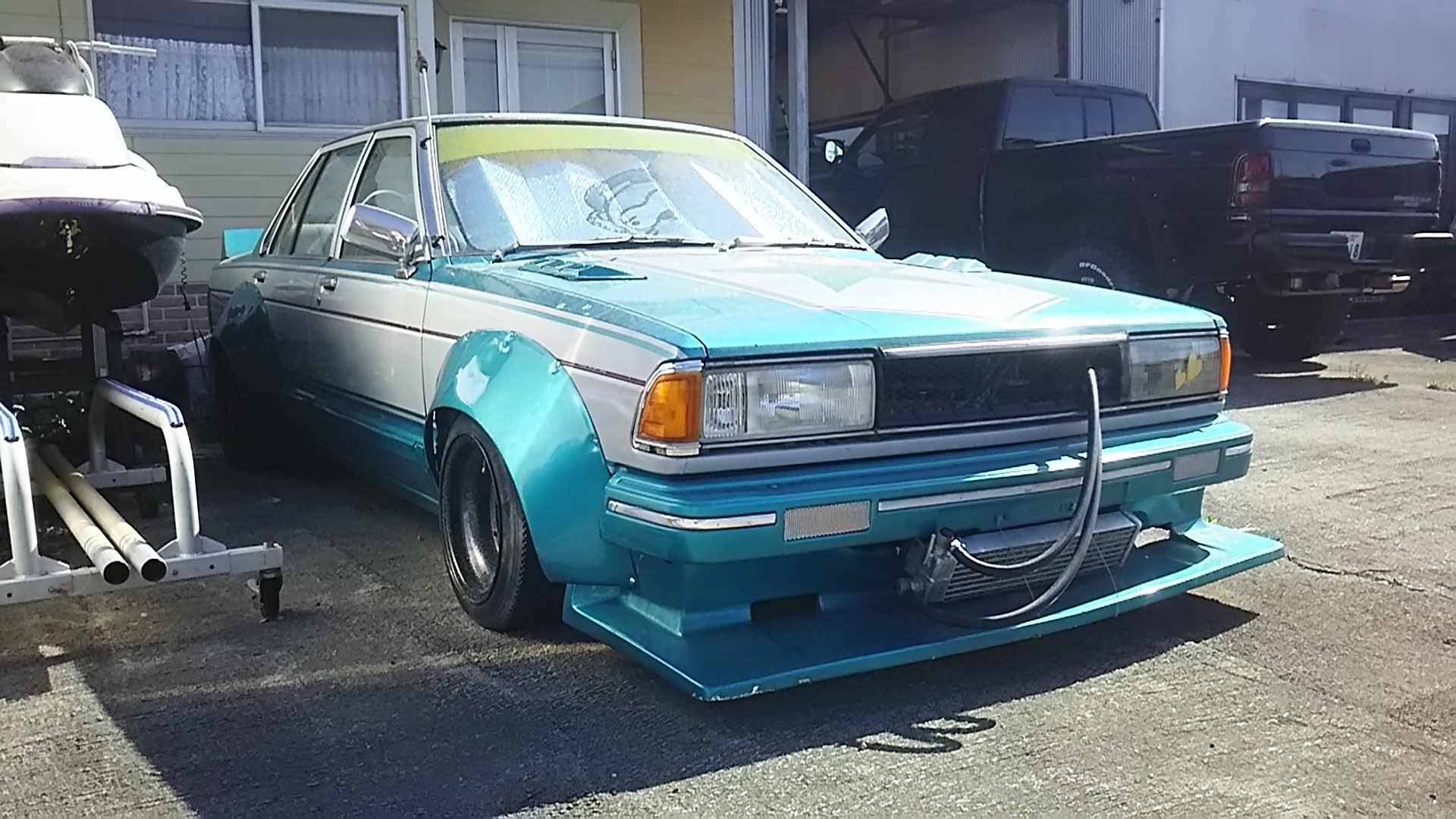 ｙ３０ｖｉｐ Al Twitter ｓ１１０シルビアｈｂのすぐ近くに置いてあった９１０ブルの改造車 サバンナワークスにジャパンレース用ｆスポにｌｂダクトがキマってました ９１０ブルーバード お前の時代だ V 車検無さそうなんで仮ナンバースペシャル