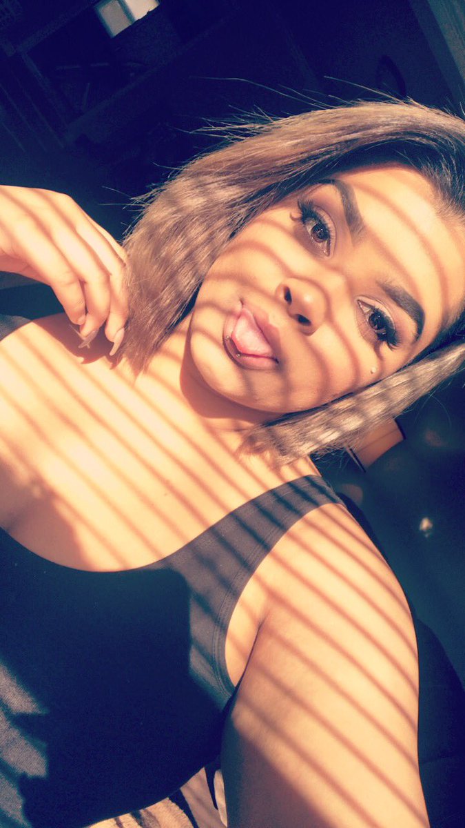 stilllaround's tweet photo. Finally, something I can relate to on Twitter !! 🤪 #FineWomenThatEatAss https://t.co/iGAxDKEbeV