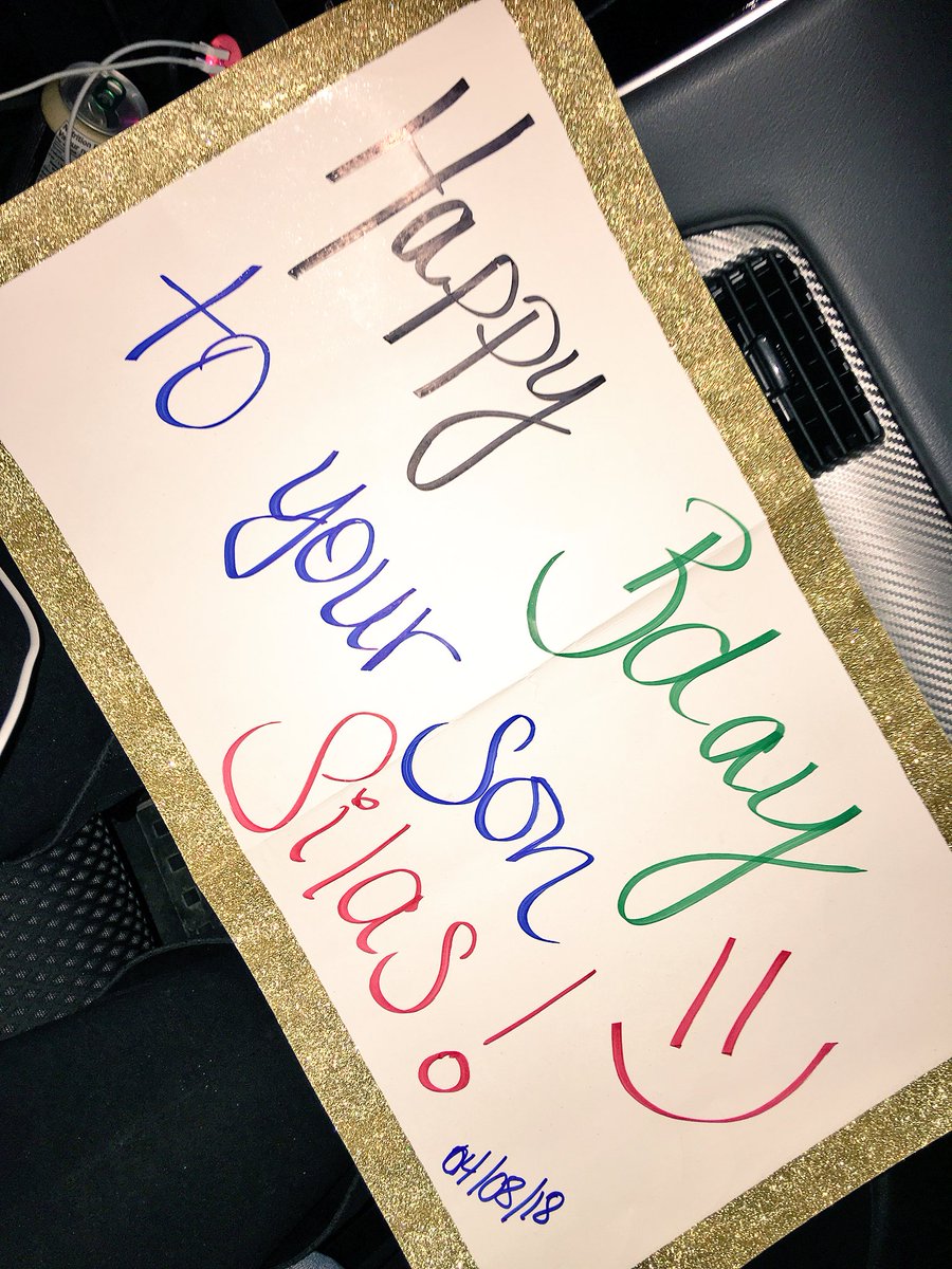 MalyFld05's tweet photo. The only one poster at JT’s show and it was for Silas’ birthday... Happy birthday Silas ! 🎉 @jtimberlake @JessicaBiel #montreal #maninthewoodstour https://t.co/roMN5VklLH