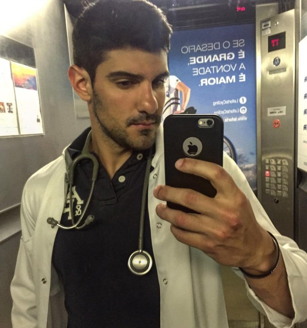 GuaposGay's tweet photo. Otra más en el elevador https://t.co/8K5oePjqLg https://t.co/QQXwi0dTdq