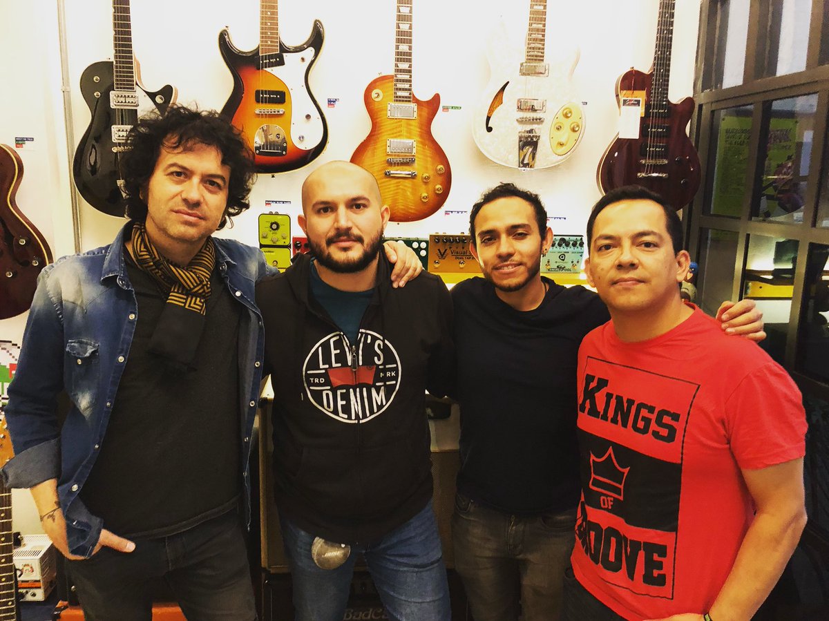 🔥Buenísima onda en @labestia_mx ensayando para este próximo sábado en <a href="/segundopisolive/">Segundo Piso Live</a> segundopisolive abriéndole al gran <a href="/Charliemonttana/">Charlie Monttana</a> 💥¡Mucho rock’n’roll amigos!! #MenteRockeraTour #mexico🇲🇽