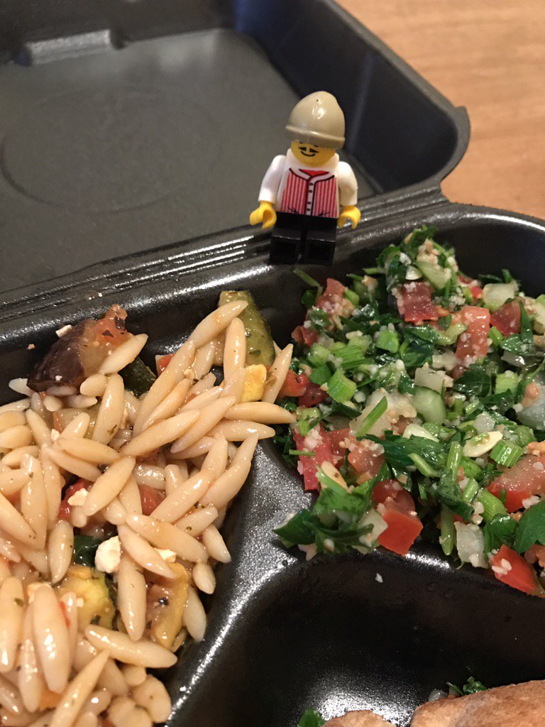 mrs_rogers3rd's tweet photo. Enjoying the last bit of break with some @NeomondeDeli & @netflix 🙌🏽 #WileyOnTheMove https://t.co/FcJVslmwdu