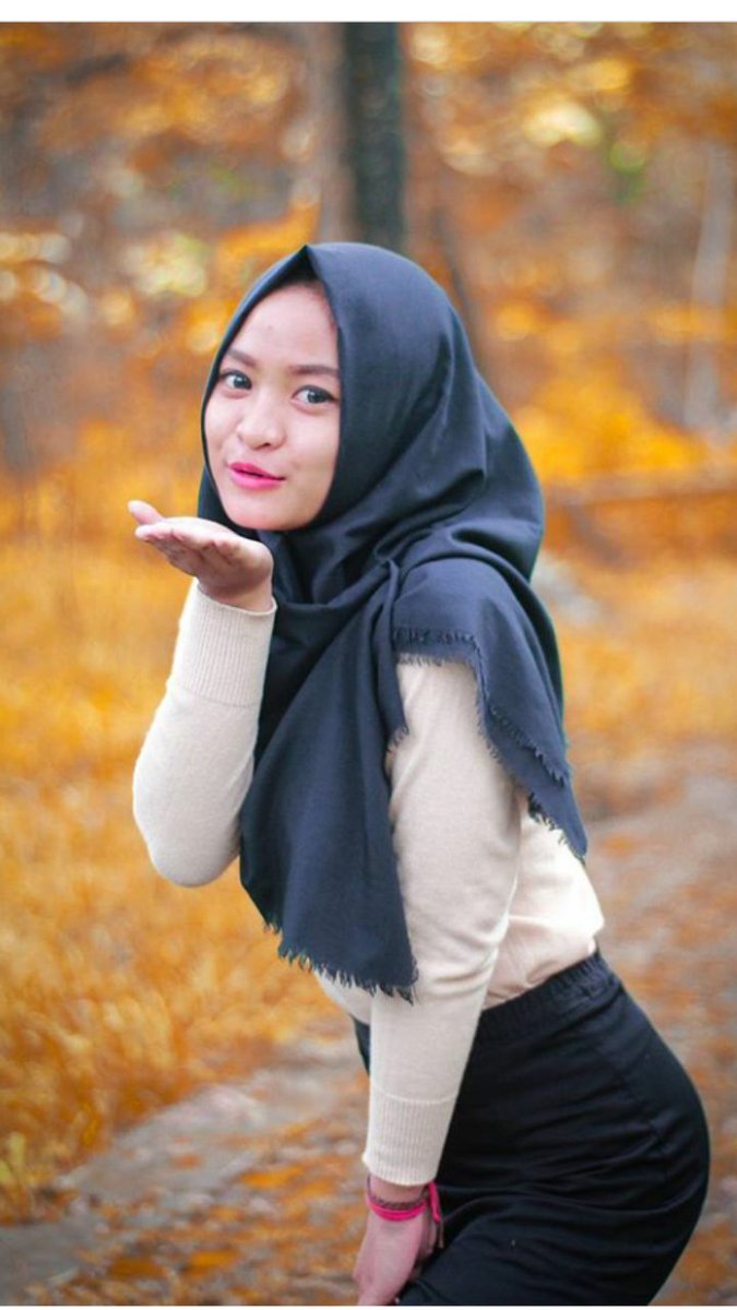 astrya_lestari's tweet photo. Langsing mah gaya apa aja bebas.. ga sia" diet.. 😜😜
#beauty #IGO #hijaber #selfie #Cantik #JilbabCantik #cewekhits #kekinian #kidsjamannow #Angels #beautifulphotos #beautifulplace #beautifulplaces #seleb #takeapict #memetweet #folloMe #girlpower #cewekabg #cewekgaul https://t.co/fFZ1C2fCKu