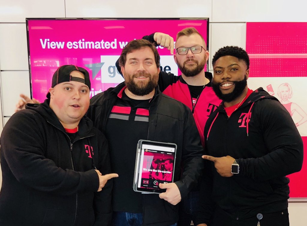 ccrisson's tweet photo. Great day spent in the field with INCREDIBLE Mobile Experts and frontline Leaders!! #TMobileConnect #AREYOUWITHUS #UNSTOPPABLE
#CEWorkforce #SparkWireless #GCLS2018 @TonyCBerger @ReenaDeklotz03 @TmoBeau @JonFreier @Alisa_Arner https://t.co/kLC62YKSCy