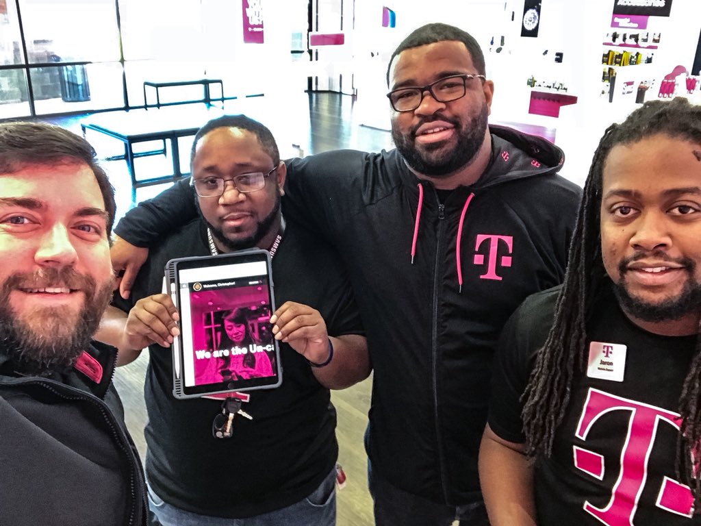 ccrisson's tweet photo. Great day spent in the field with INCREDIBLE Mobile Experts and frontline Leaders!! #TMobileConnect #AREYOUWITHUS #UNSTOPPABLE
#CEWorkforce #SparkWireless #GCLS2018 @TonyCBerger @ReenaDeklotz03 @TmoBeau @JonFreier @Alisa_Arner https://t.co/kLC62YKSCy